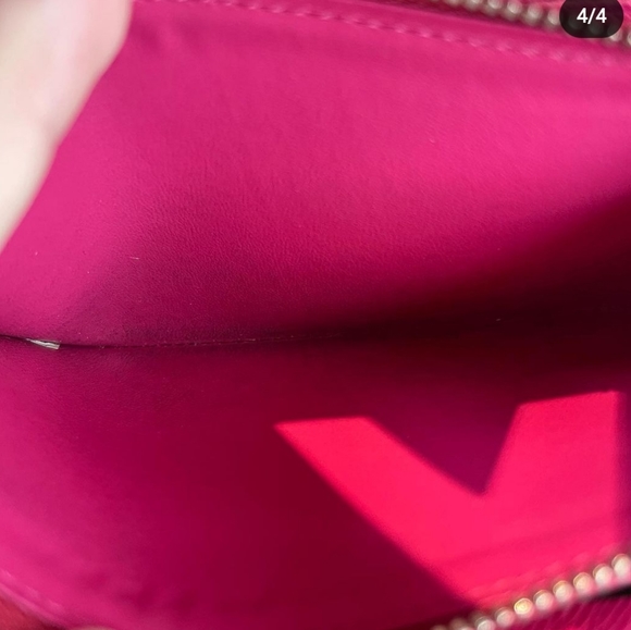 Louis Vuitton EPI twist - Picture 4 of 5